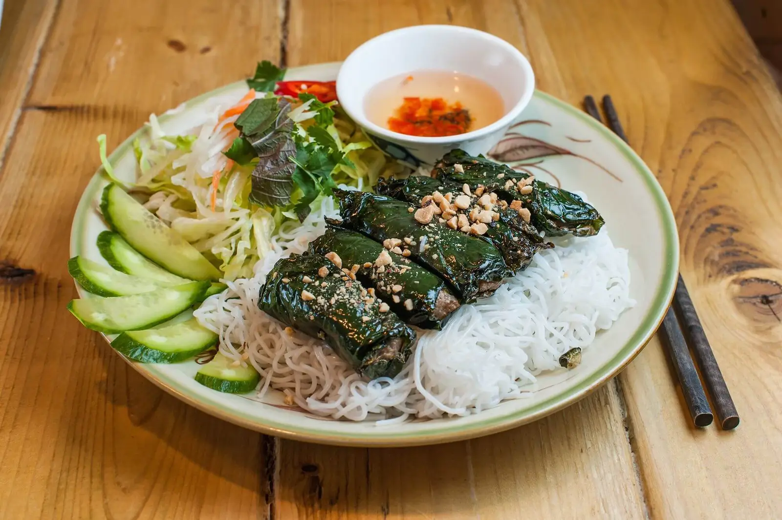 Hình ảnh Bún bò lá lốt