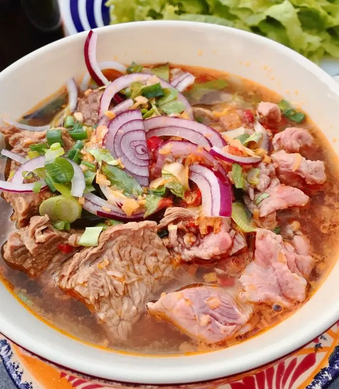 Hình ảnh Bún bò Huế tái nạm