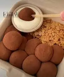 Hình ảnh Mochi socola chấm kem sữa
