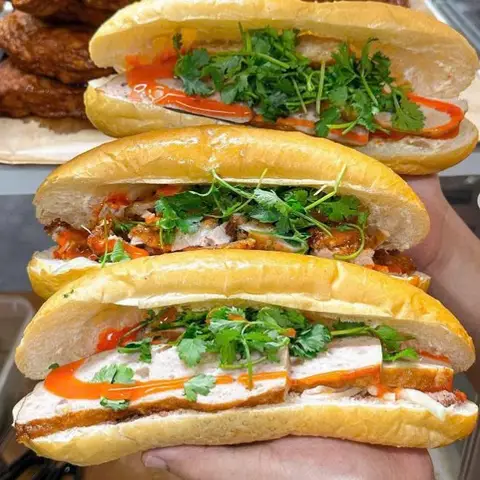 Hình ảnh Bánh Mì Chả Nóng Long Đỉnh - Duy Tân