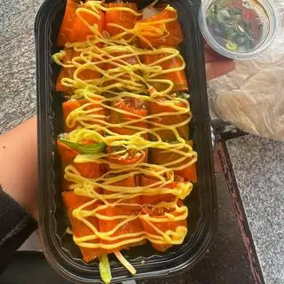 Hình ảnh Bánh tráng cuộn đỏ