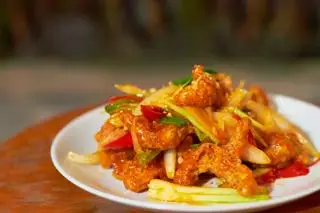 Hình ảnh Sụn gà chiên nước mắm