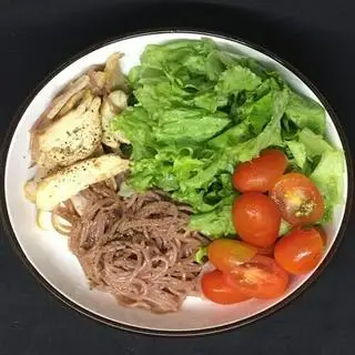 Hình ảnh Bún gạo lứt trộn ức gà chua ngọt