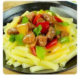 Hình ảnh Nui xào bò lúc lắc