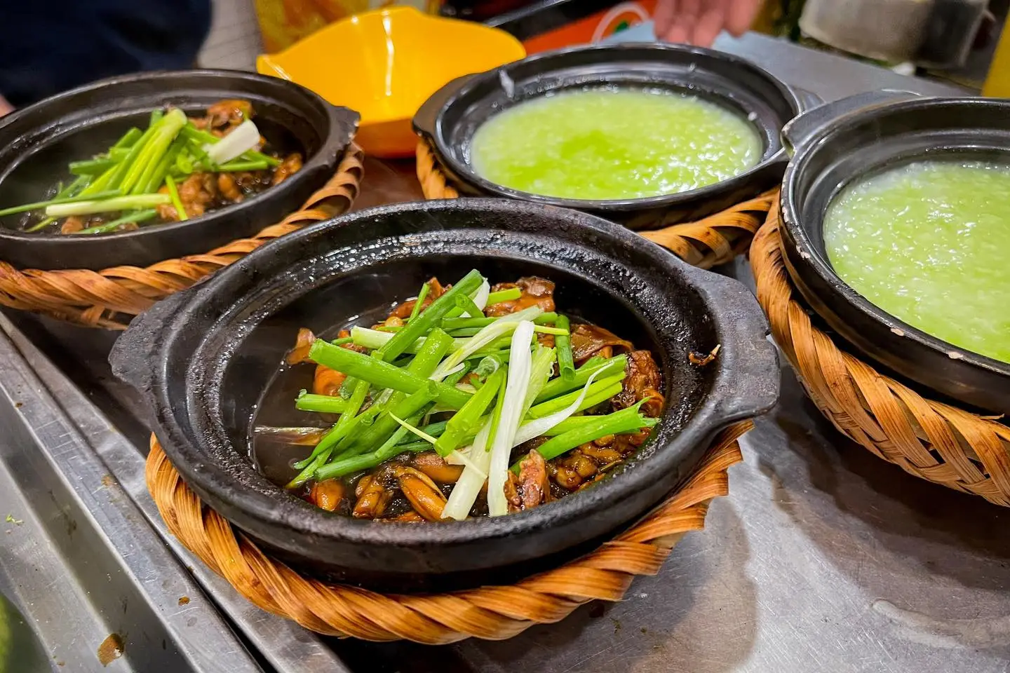 Hình ảnh Cháo Lá Dứa - Ếch Singapore 