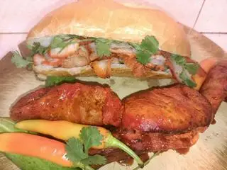Hình ảnh Bánh mì xá xíu