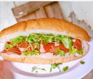 Hình ảnh Bánh mì xúc xích