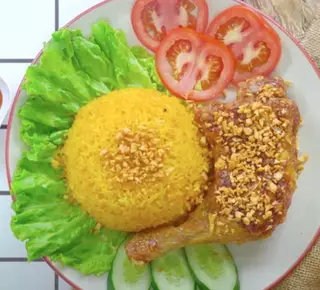 Hình ảnh Cơm đùi gà mắm tỏi lớn