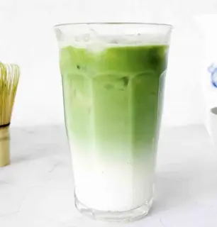 Hình ảnh Matcha latte sữa gấu