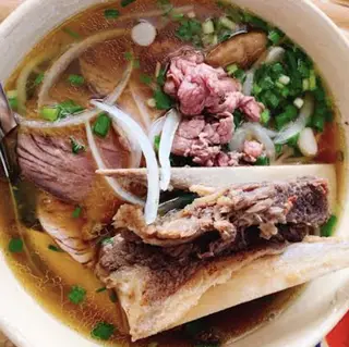 Hình ảnh Bún bò Huế sườn