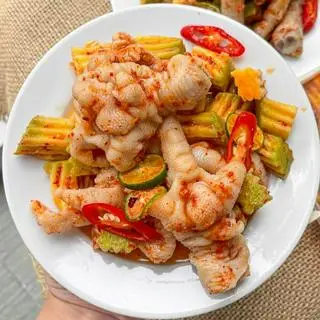 Hình ảnh Chân gà rút xương sốt Thái (220g)