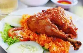 Hình ảnh Cơm gà nhỏ chiên