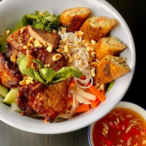 Hình ảnh Bếp Nhà Bo - Bún Chả Giò, Bún Thịt Nướng & Cơm Gà Xối Mỡ - Tô Ngọc Vân