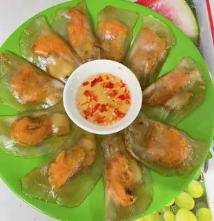 Hình ảnh Bánh bột lọc gói nhân tôm thịt