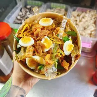 Hình ảnh Bánh tráng trộn truyền thống full topping
