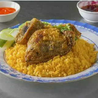 Hình ảnh Cơm gà xối mỡ