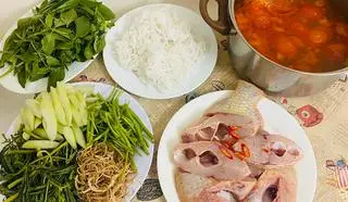 Hình ảnh Lẩu cá diêu hồng 3-4 người ăn - kèm coca
