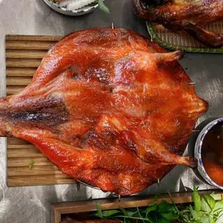 Hình ảnh Vịt da giòn tì bà rút xương