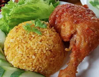 Hình ảnh Cơm gà xốt mắm tỏi