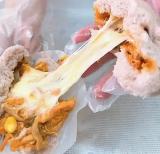 Hình ảnh Bánh bao tươi xá xíu phô mai