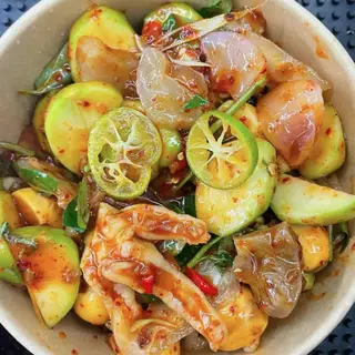 Hình ảnh Chân gà mix thập cẩm sốt Thái - phần lớn
