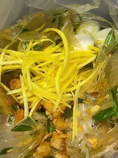 Hình ảnh Bánh tráng trộn mỡ hành