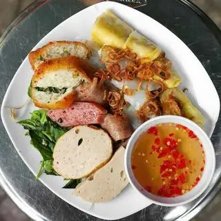 Hình ảnh Bánh cuốn trứng chả nướng
