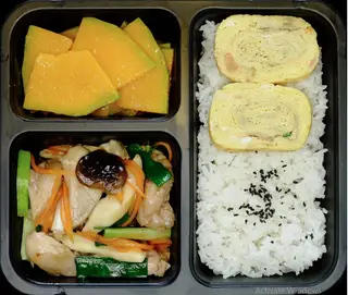 Hình ảnh Cơm gà sốt nấm