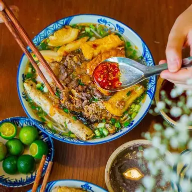 Hình ảnh Bún riêu tóp mỡ đầy đủ