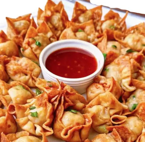 Hình ảnh Ăn Vặt Hẻm Xéo - Sủi Cảo Chiên, Bánh Đa Xào & Cơm Chiên Pate Pháp - Nguyễn Ảnh Thủ