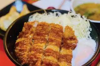 Hình ảnh Cơm rang thịt heo chiên xù kiểm Nhật
