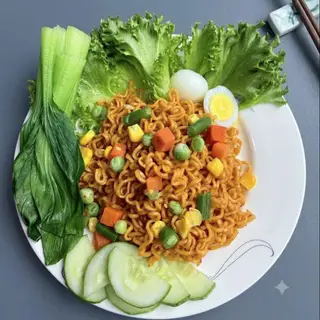 Hình ảnh Mì trộn rau củ