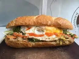 Hình ảnh Bánh mì pate trứng thịt