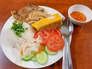 Hình ảnh Cơm sườn bì chả