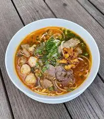 Hình ảnh Bún bò nạm - bò viên
