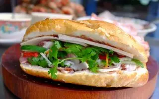 Hình ảnh Bánh mì thịt nguội