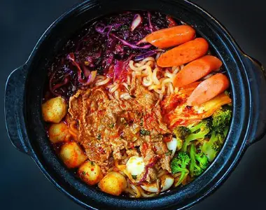 Hình ảnh Mì cay bò kim chi