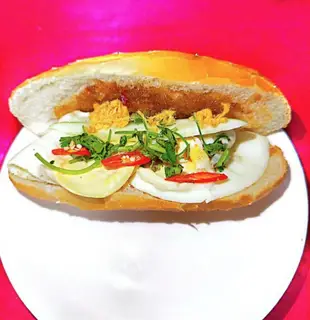 Hình ảnh Bánh mì trứng ốp la chà bông