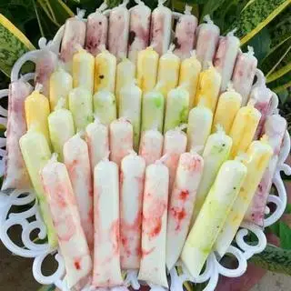 Hình ảnh Combo 5 túi sữa chua mix trái cây