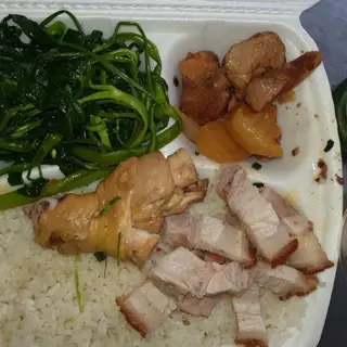 Hình ảnh Combo 2 thịt luộc , gà rang ,thịt kho trứng cút rau theo mùa
