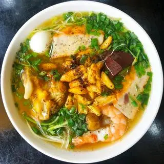Hình ảnh Bánh canh thập cẩm + giò