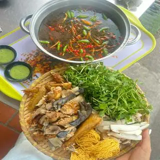 Hình ảnh Lẩu gà Tre tiềm thảo mộc 1/2 con