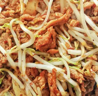 Hình ảnh Cơm thịt xào giá