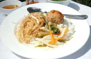 Hình ảnh Cơm tấm bì xíu mại