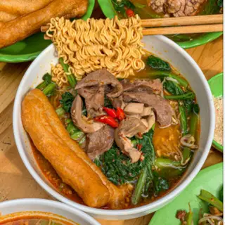 Hình ảnh Mì chua cay thập cẩm