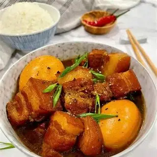 Hình ảnh Cơm thịt kho hột vịt