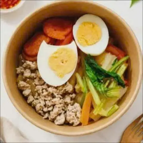 Hình ảnh Cẩm Thu - Cơm Trộn, Mì Trộn & Nui Trộn - Vườn Lài