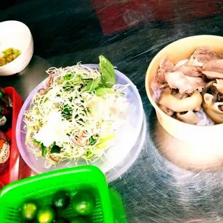 Hình ảnh Bún bò - móng giò