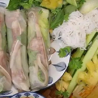 Hình ảnh Gỏi cuốn tai heo