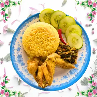 Hình ảnh Cơm gà xối mỡ - cánh